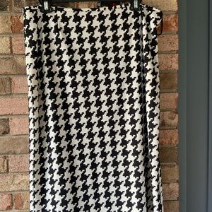Black and White Houndstooth Skirt